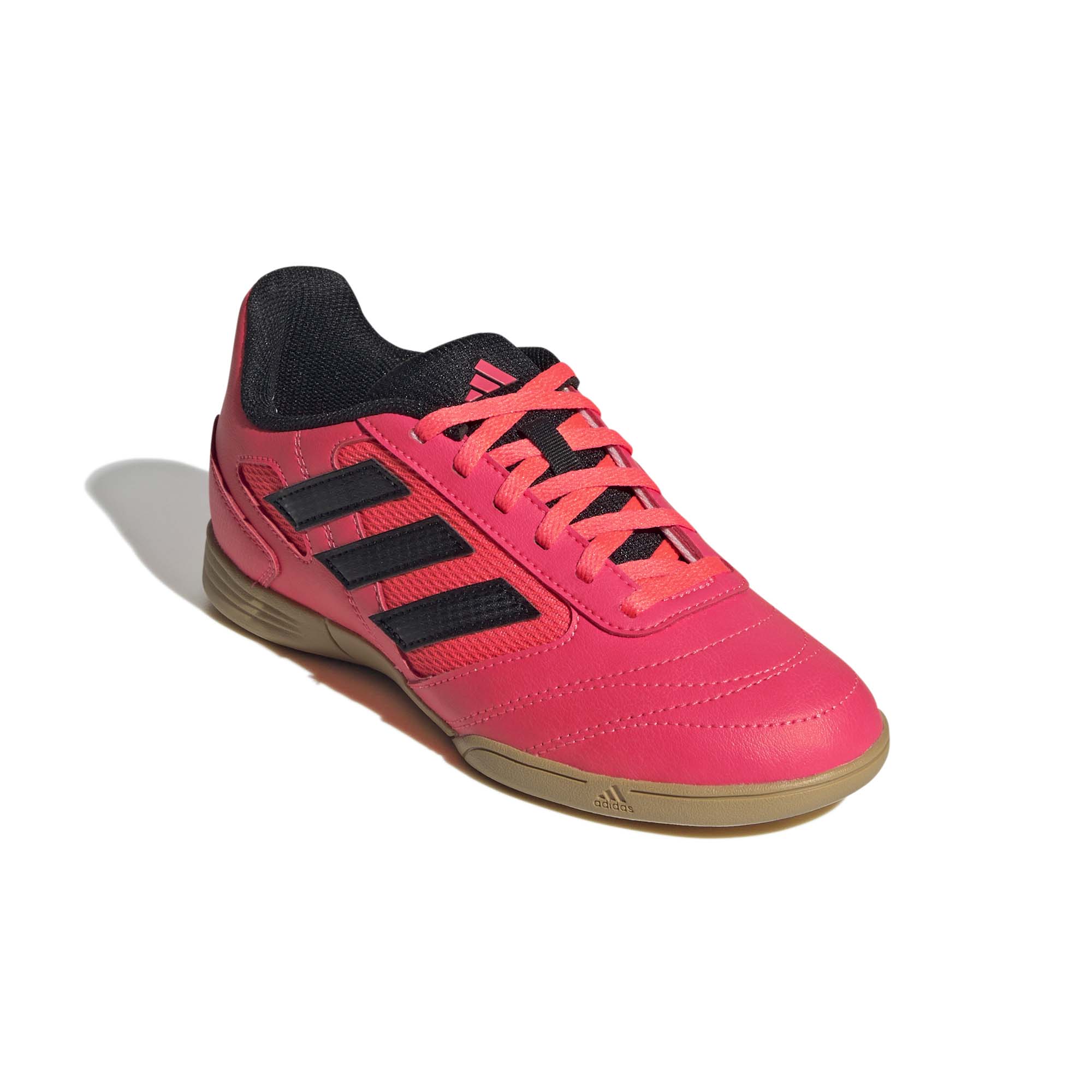 Ig8754 5 footwear photography front lateral top view white