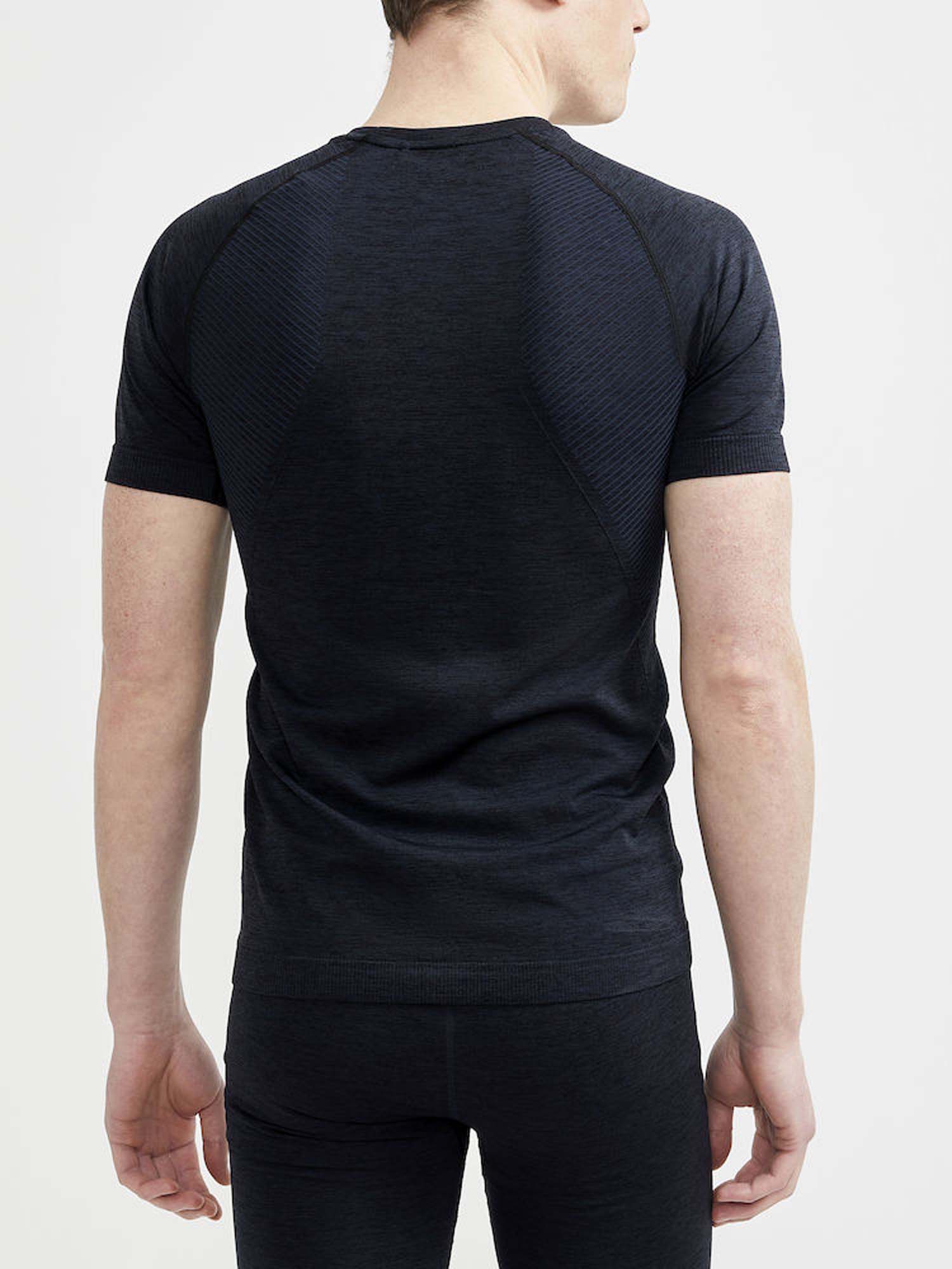 1911678 999000 core dry active comfort ss m closeup2 preview