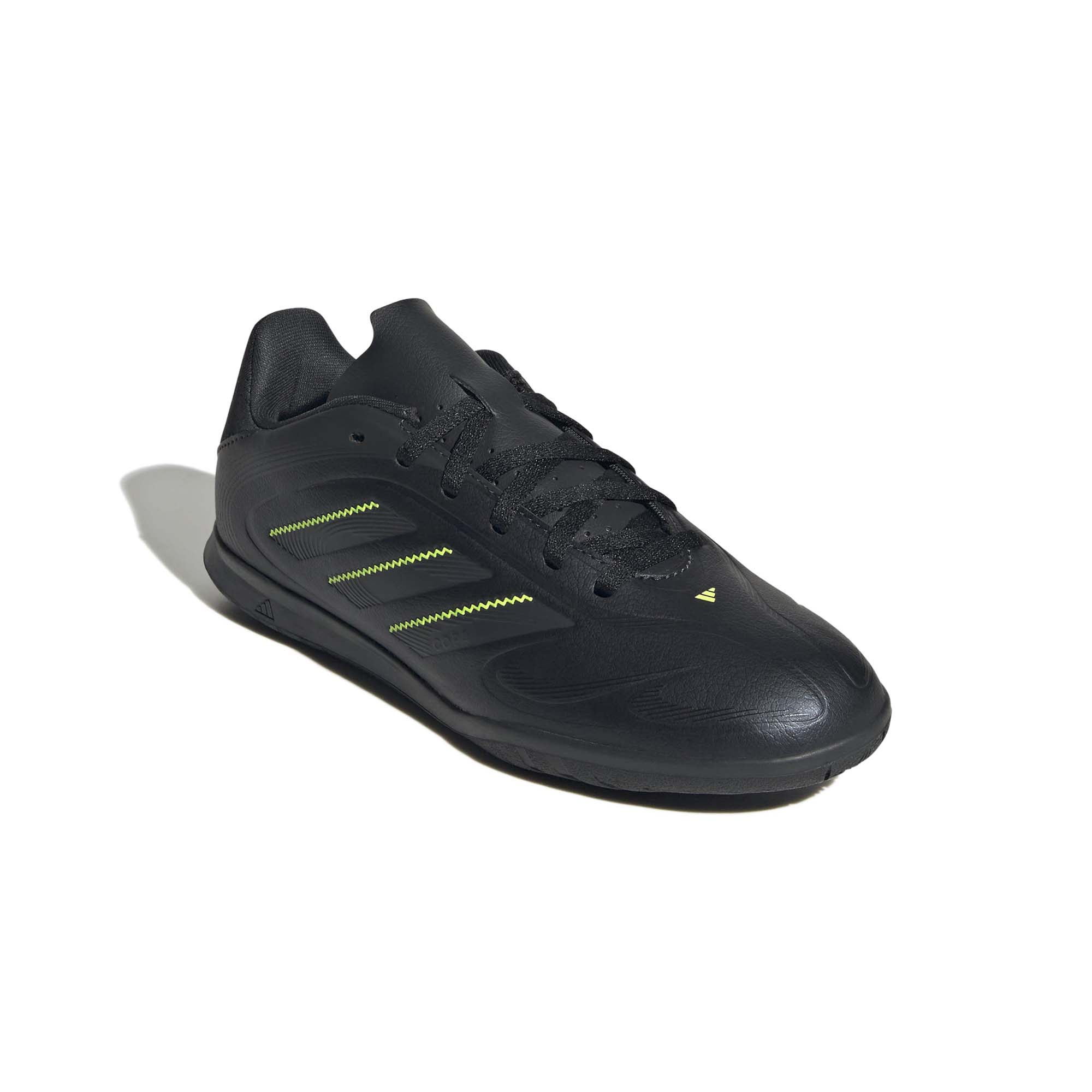 Jr2909 5 footwear photography front lateral top view white