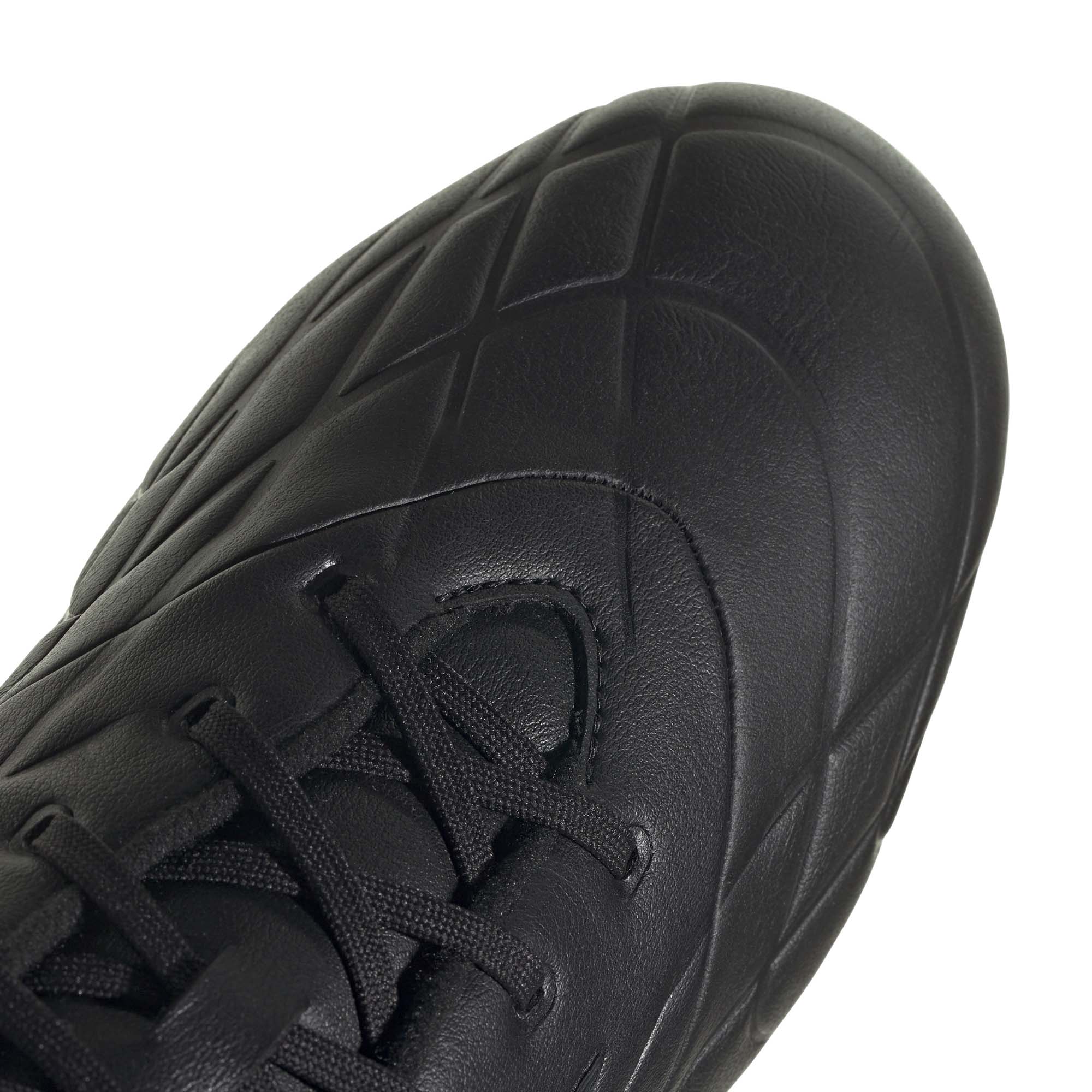Hq8940 7 footwear photography detail view 1 white