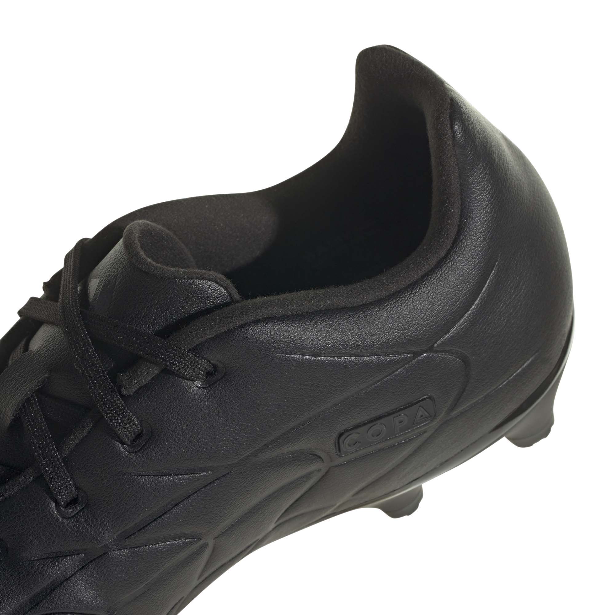 Hq8940 8 footwear photography detail view 2 white