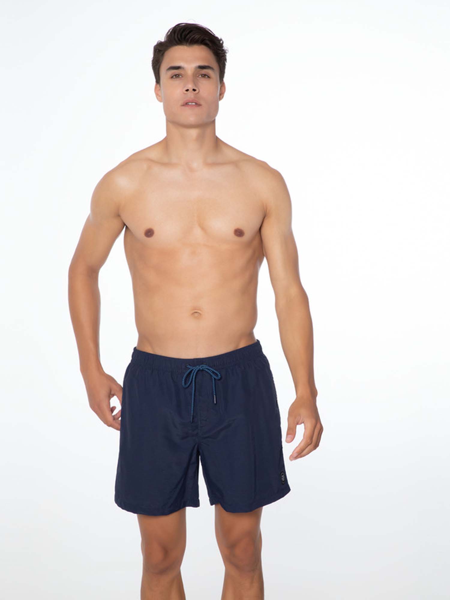 2711100 941 model front half 01 web