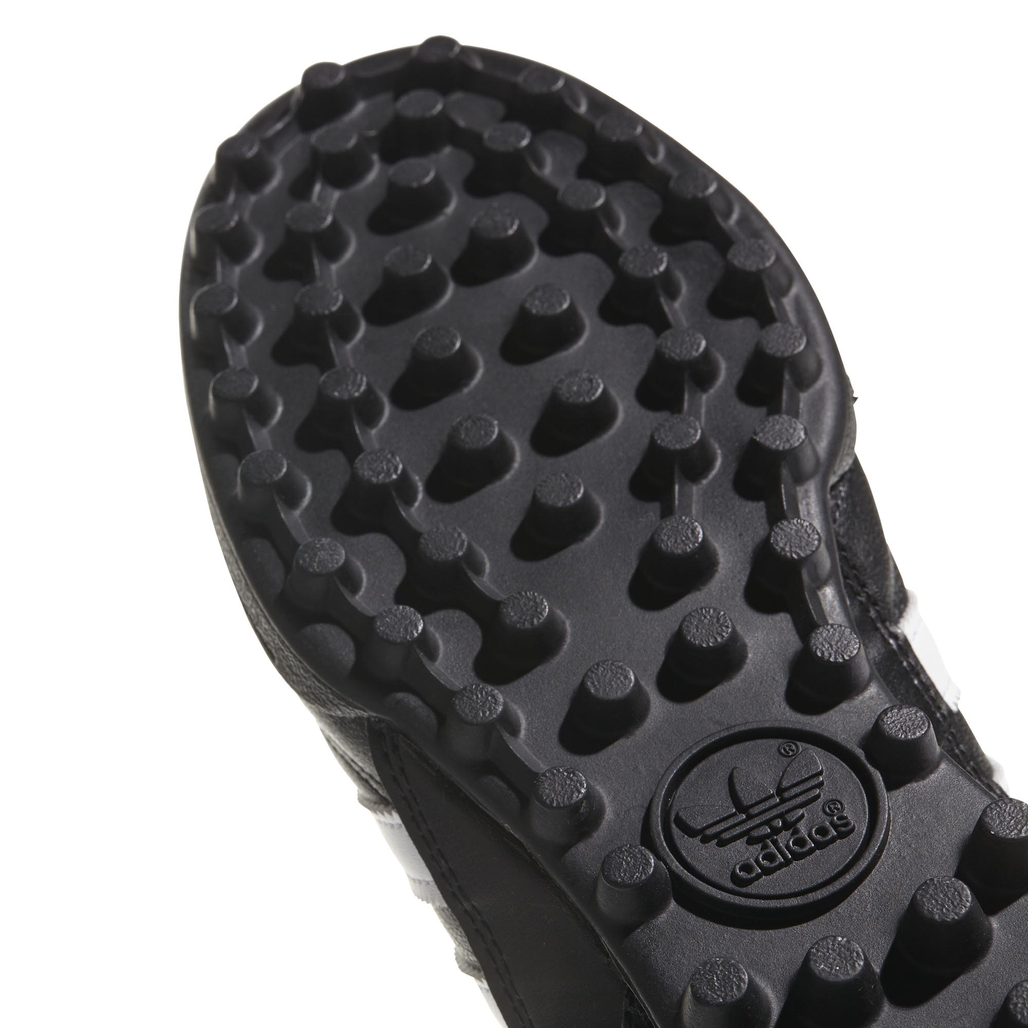 677357 12 footwear photography detail view 3 white