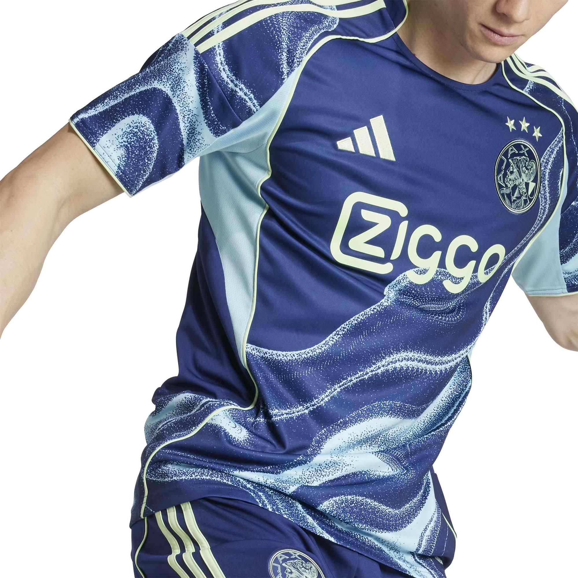 Jp1447 7 apparel on model detail view 1 white