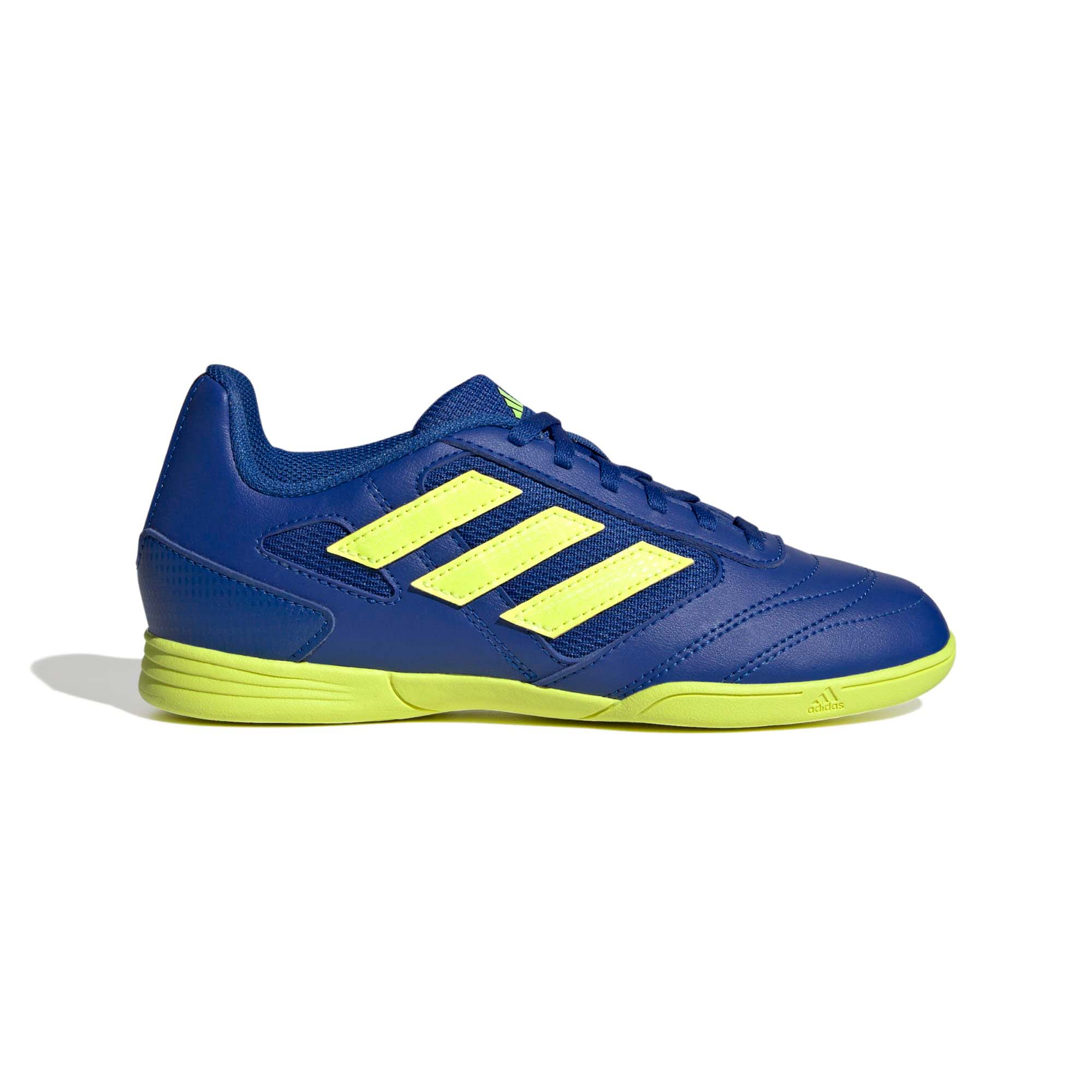 Gz2562 1 footwear photography side lateral center view white