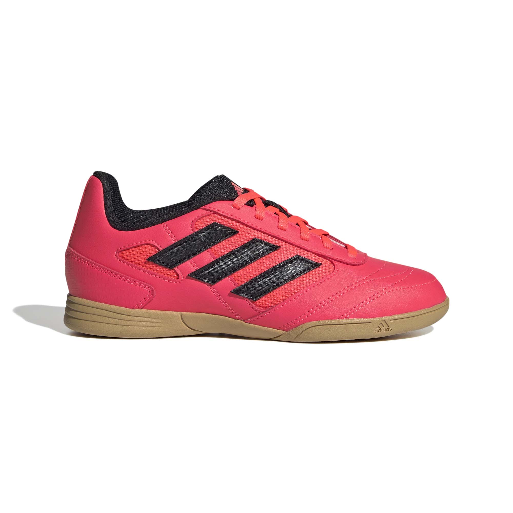 Ig8754 1 footwear photography side lateral center view white