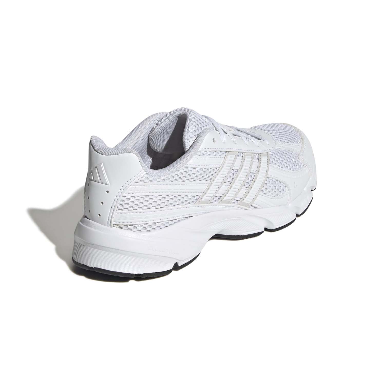 Ki4225 7 footwear photography back lateral top view white