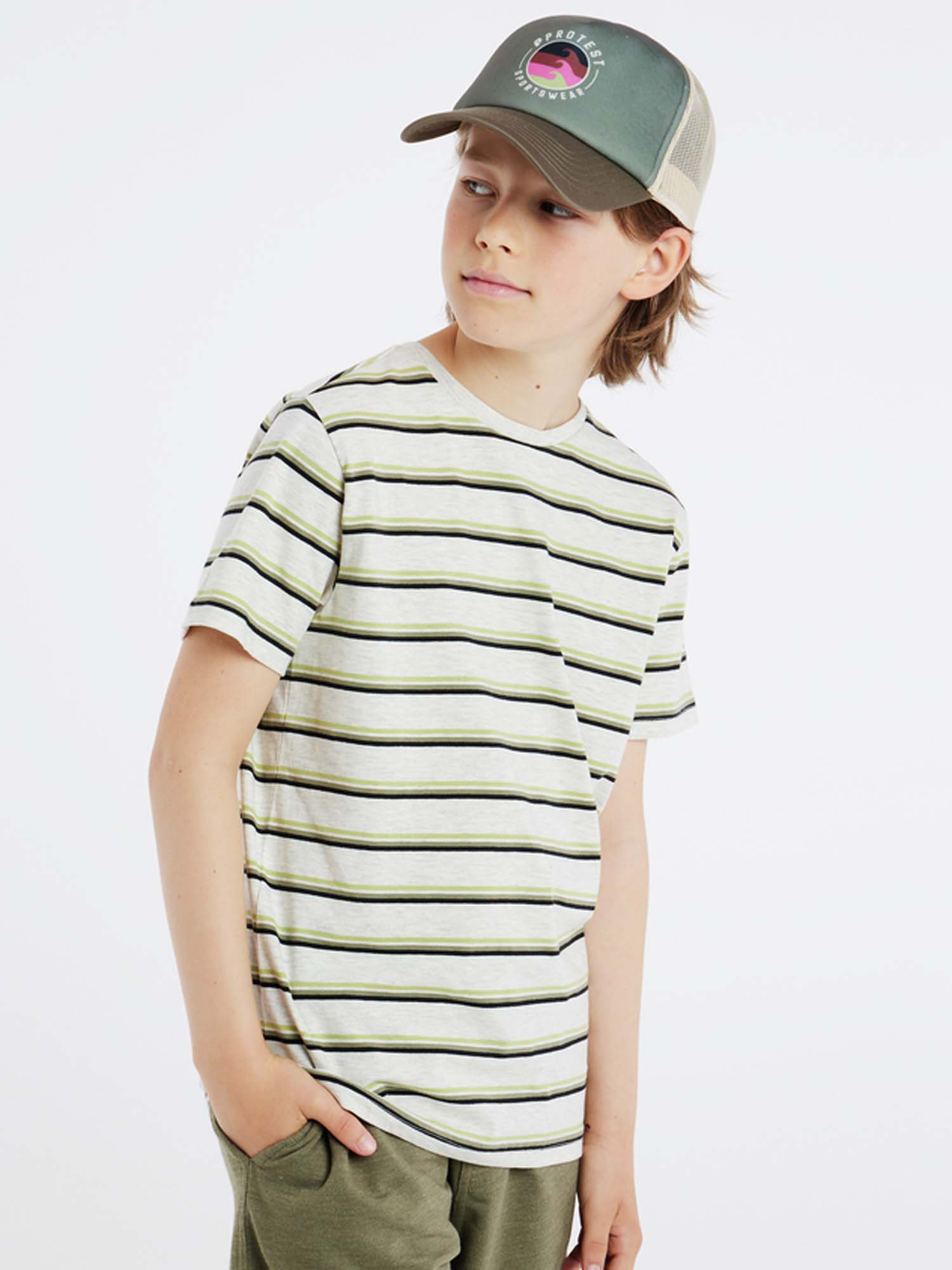 1810231 106 model front half 01