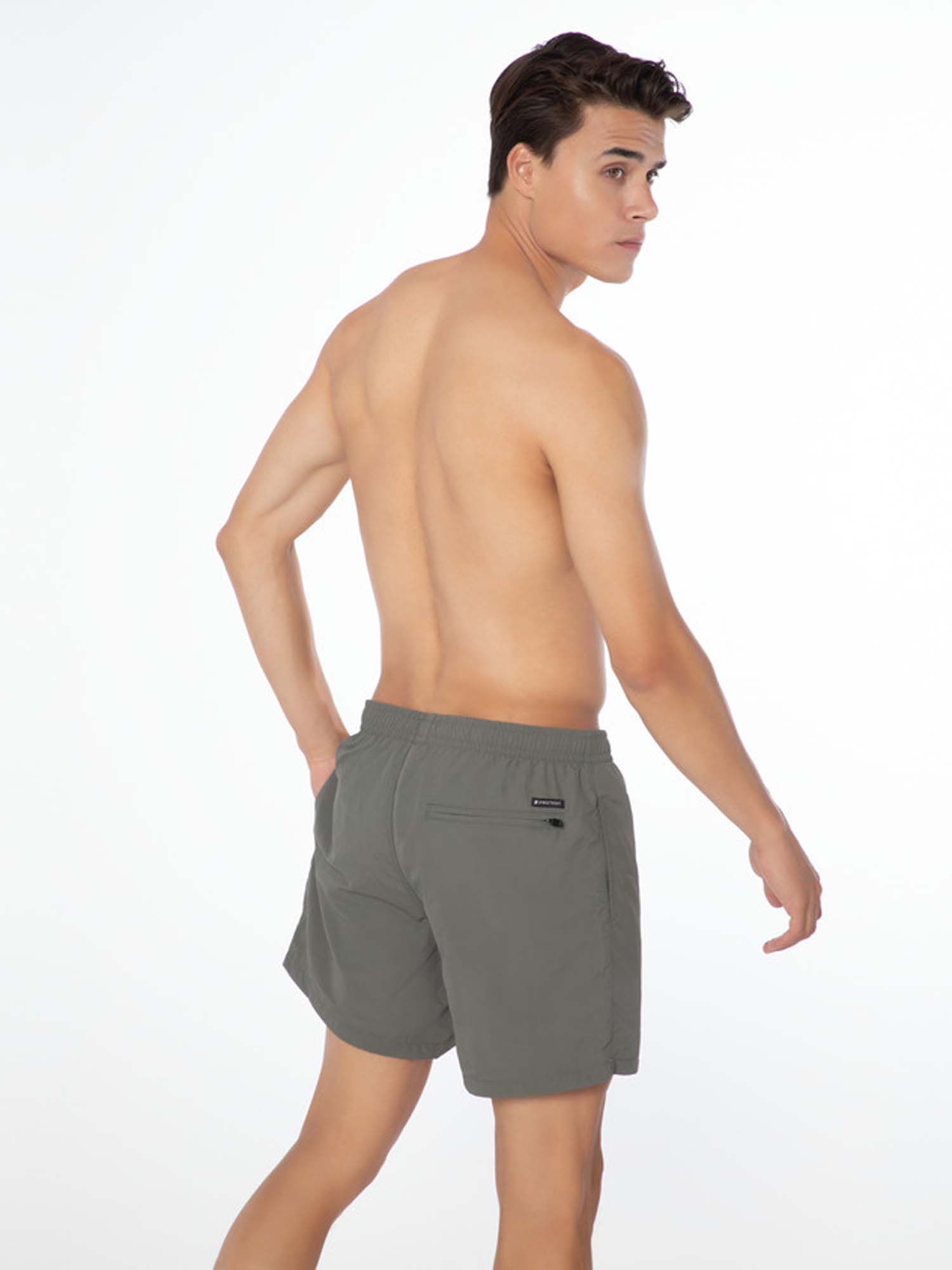 2711100 650 model back half 01 web