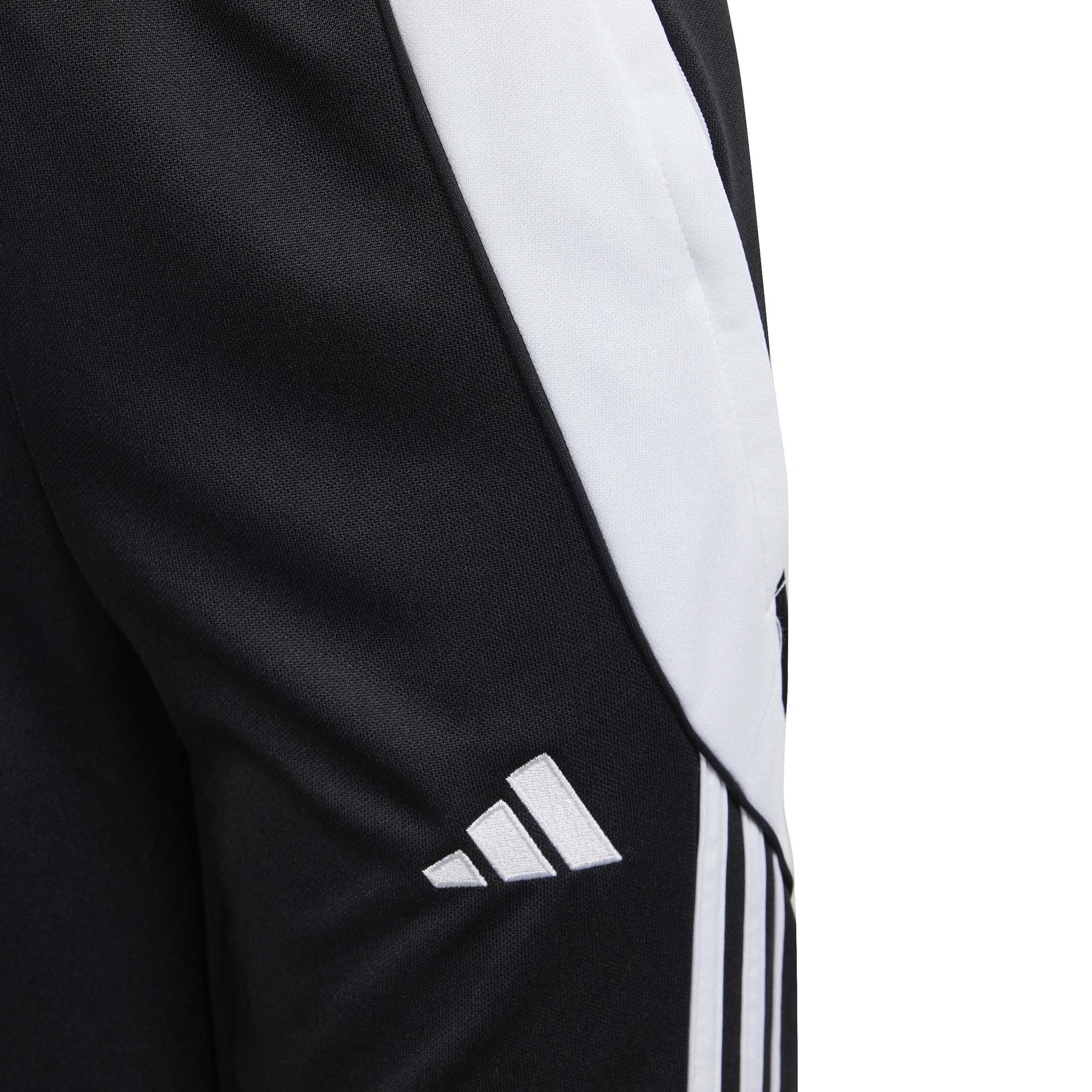 Ij7667 5 apparel photography detail view 2 white