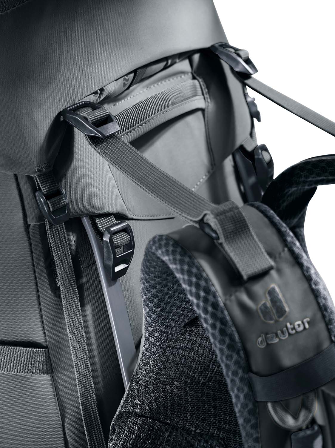 Deuter 3350426 4014 aircontactcore55plus10sl graphite d 06