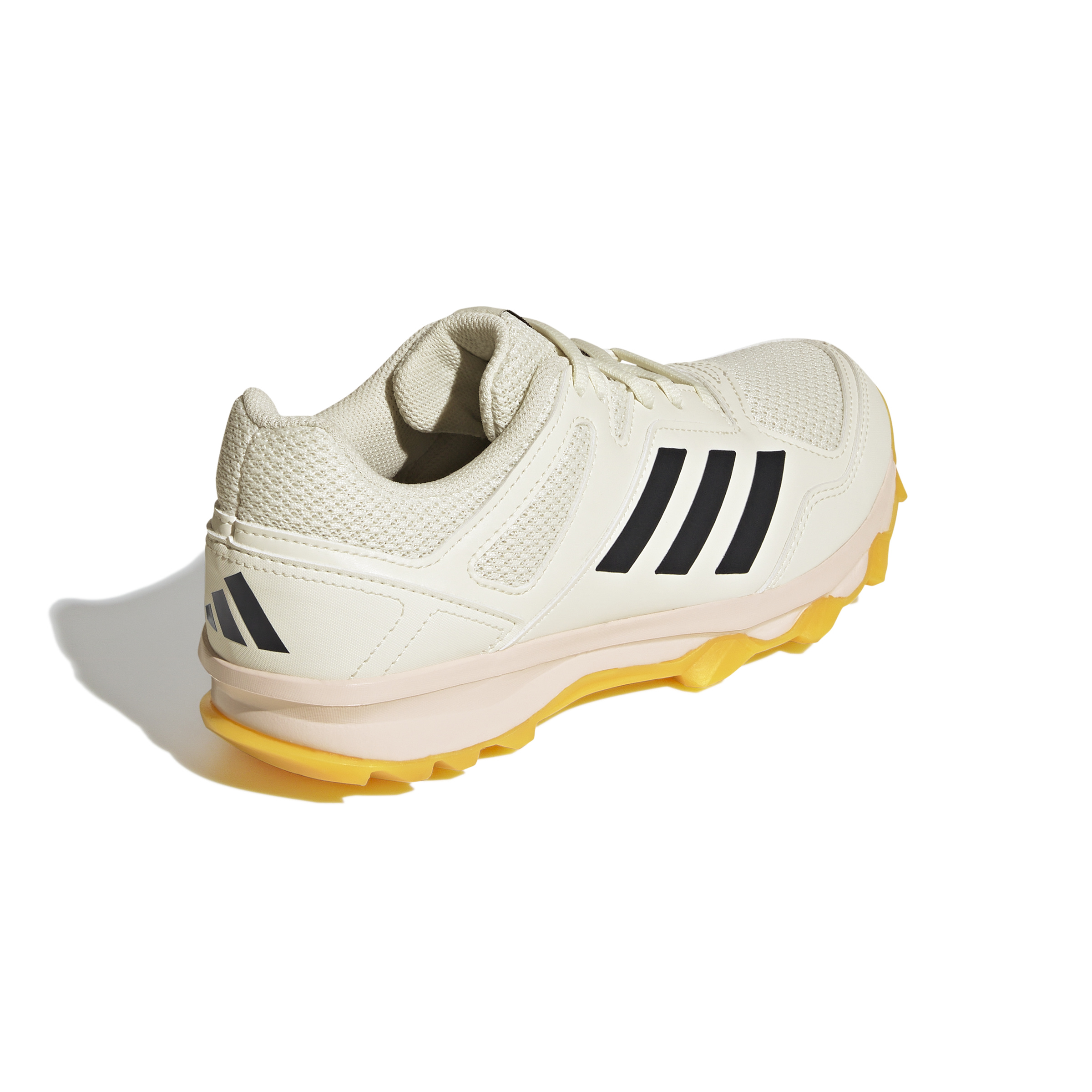 Ig4138 7 footwear photography back lateral top view white