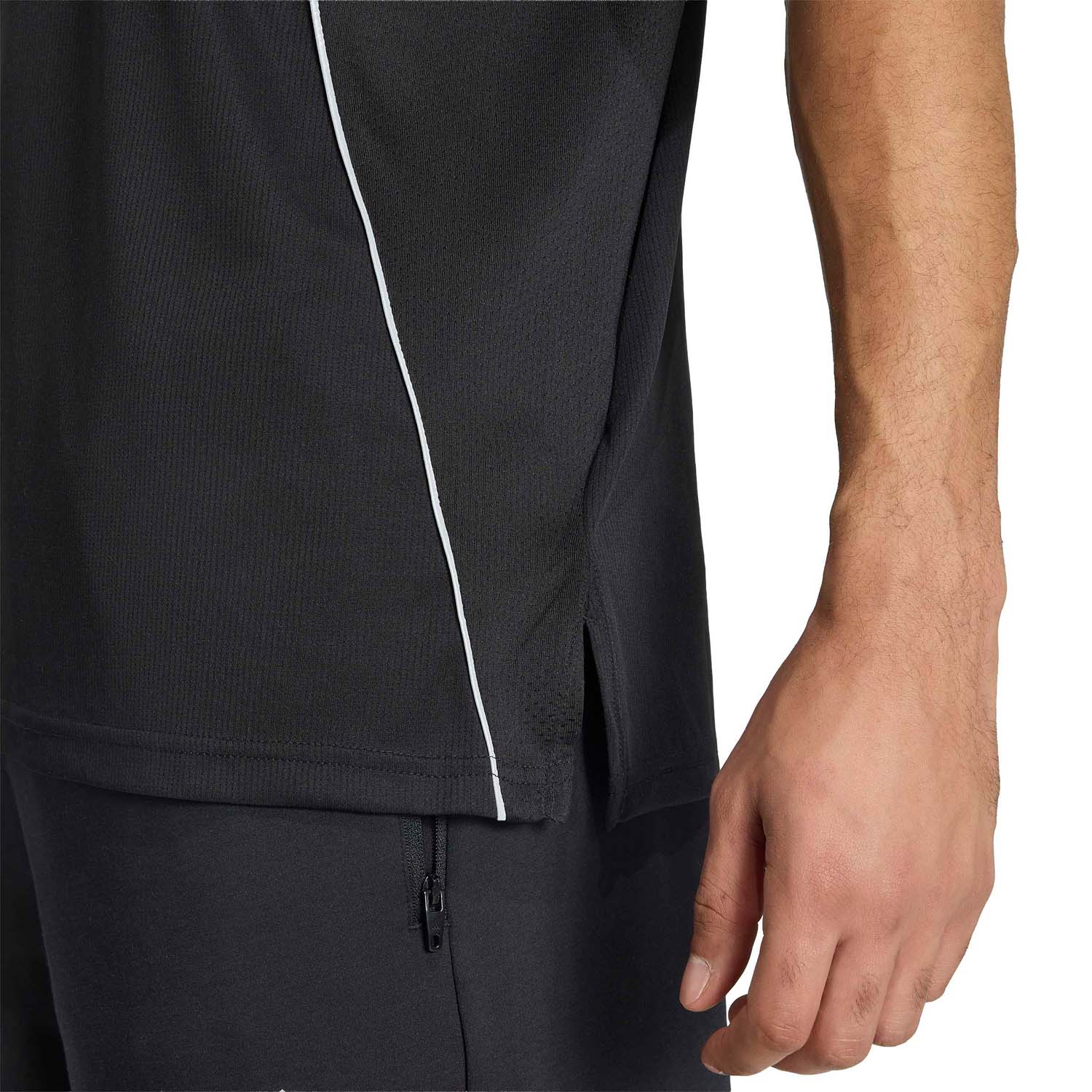 Kg1926 6 apparel on model detail view 1 white