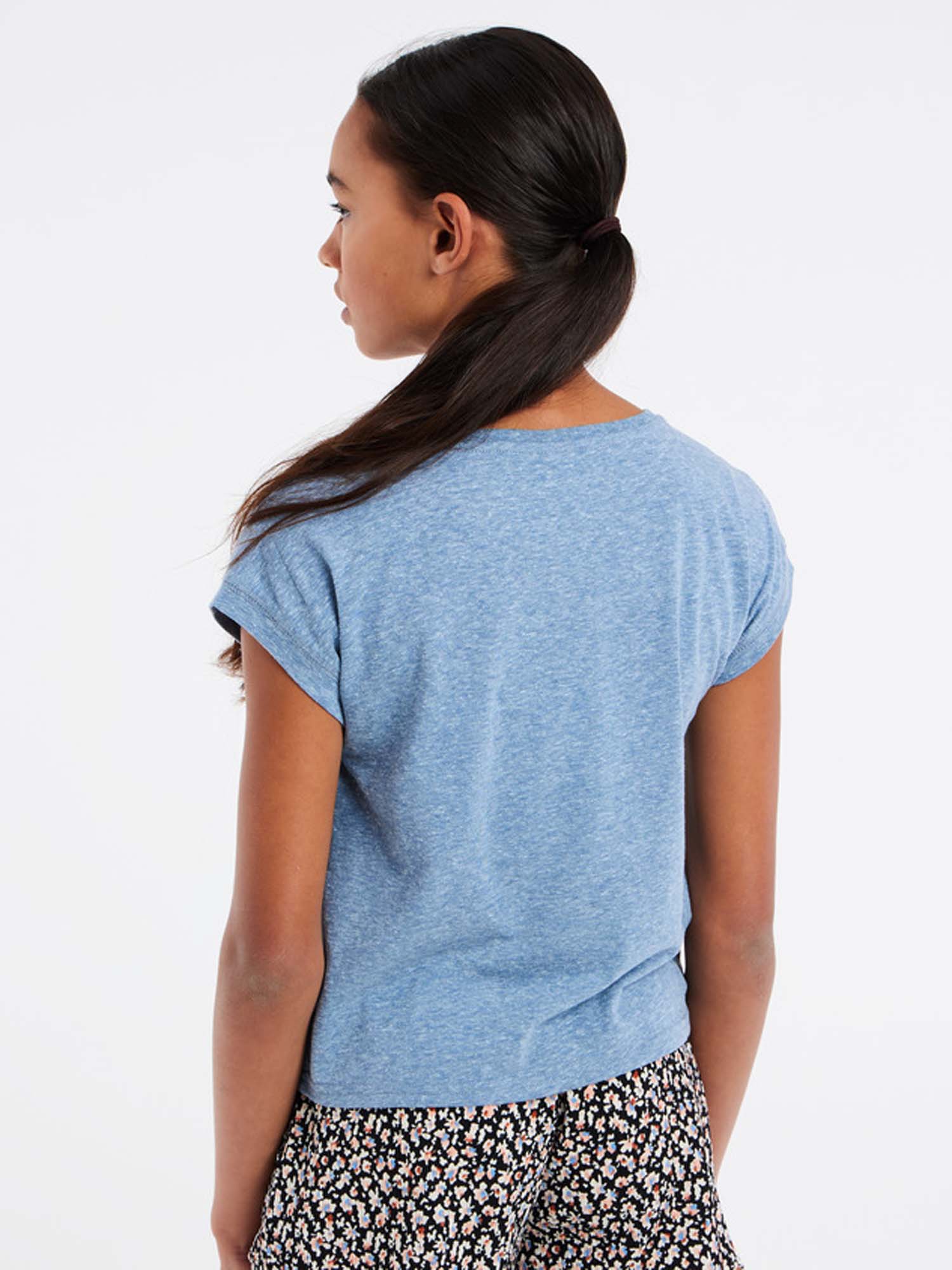 1910531 513 model back half 01 web