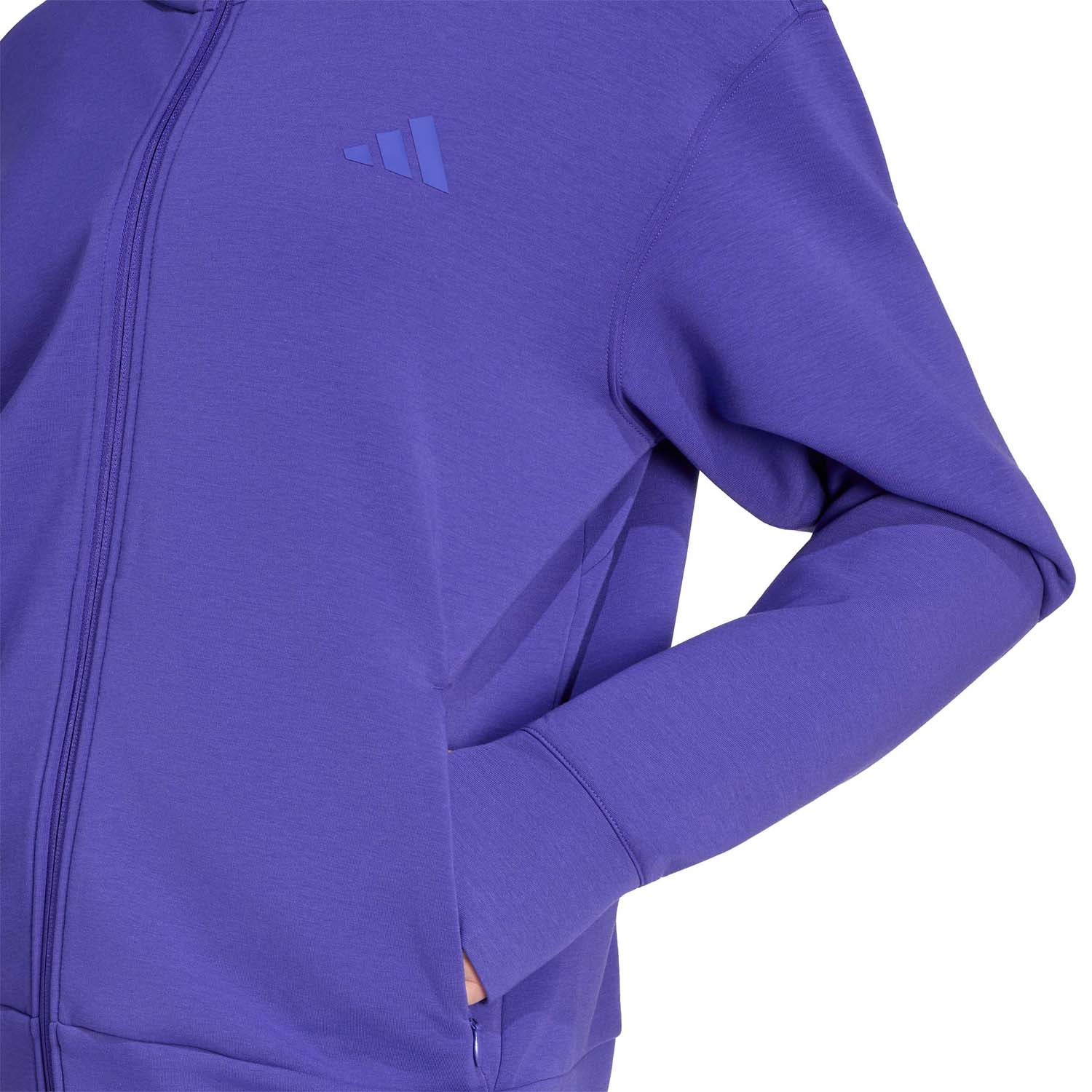 Ks3299 7 apparel on model detail view 2 white